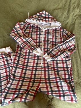 Fabletics Green, Black, Cream Plaid Zip Hoodie Pajamas Christmas